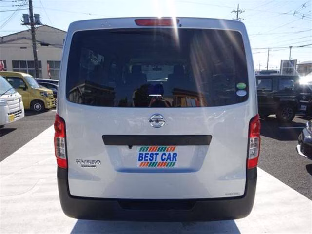 NISSAN NV350 CARAVAN