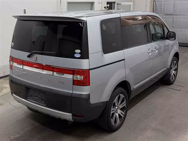 MITSUBISHI DELICA D:5