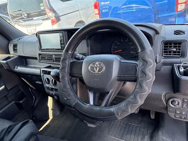 TOYOTA PIXIS VAN