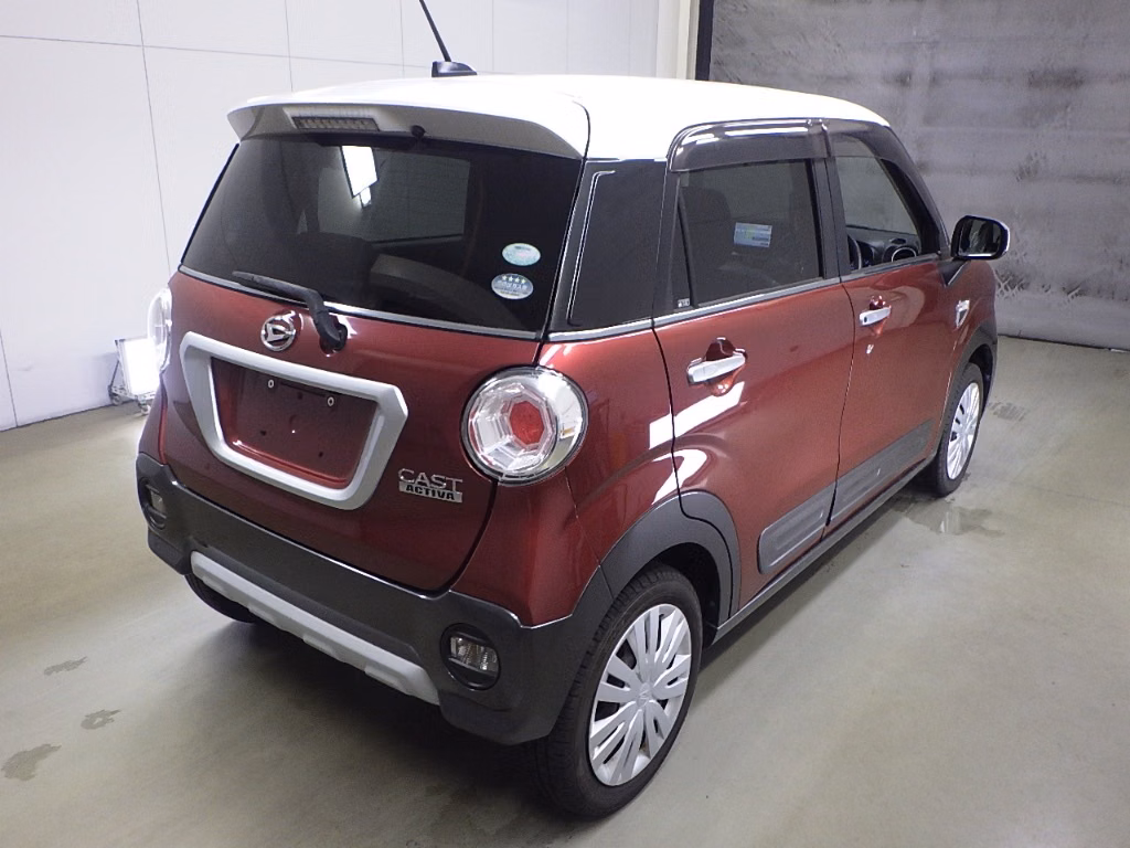 DAIHATSU CAST