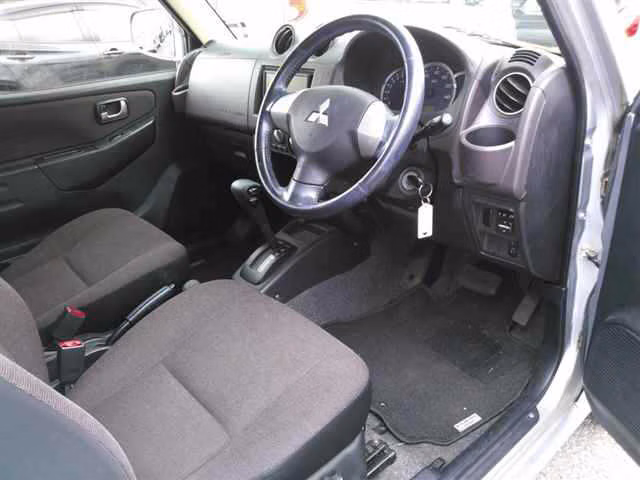 MITSUBISHI PAJERO MINI