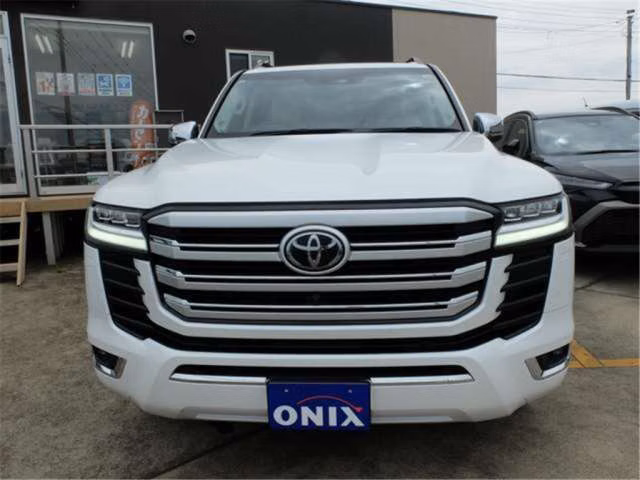 TOYOTA LAND CRUISER
