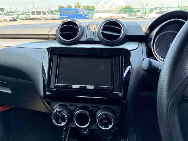 SUZUKI SWIFT