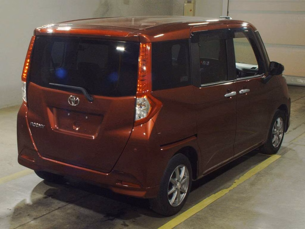 TOYOTA ROOMY