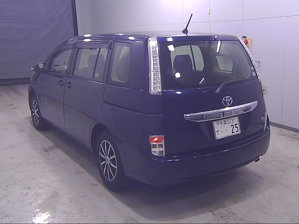 TOYOTA ISIS