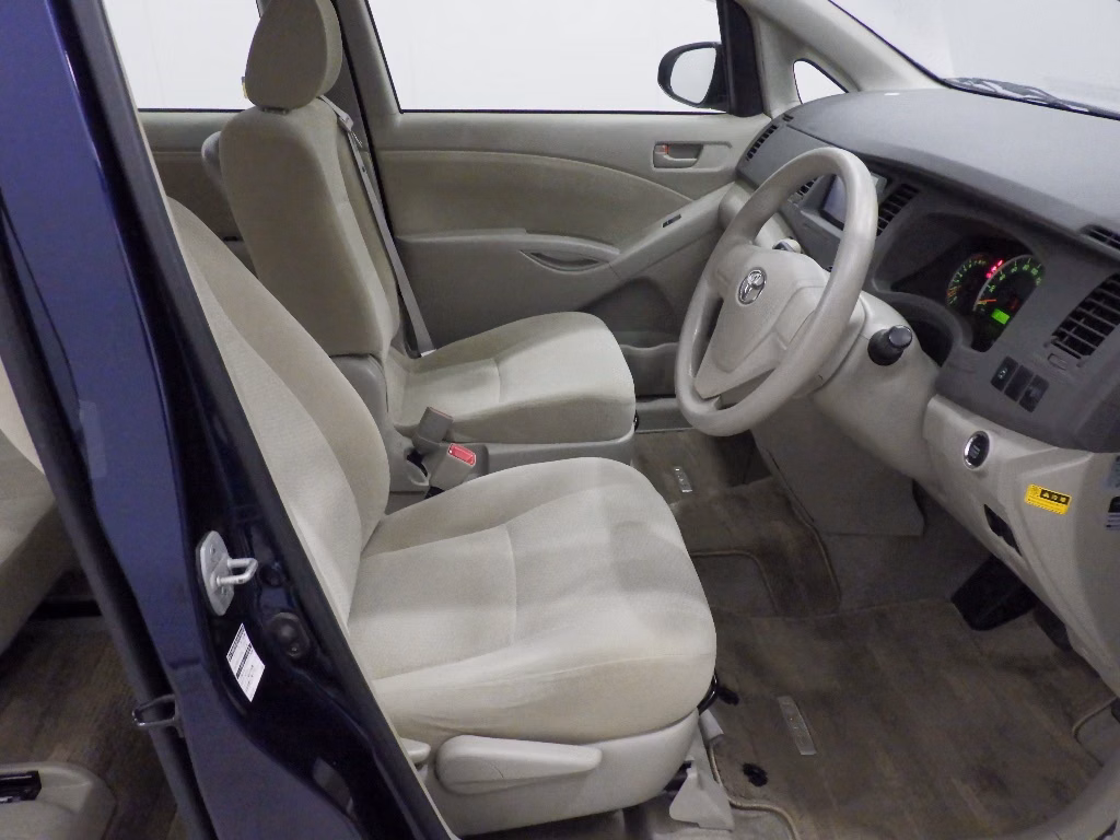 TOYOTA ISIS