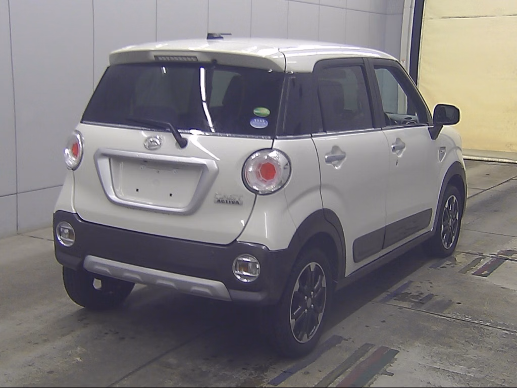 DAIHATSU CAST
