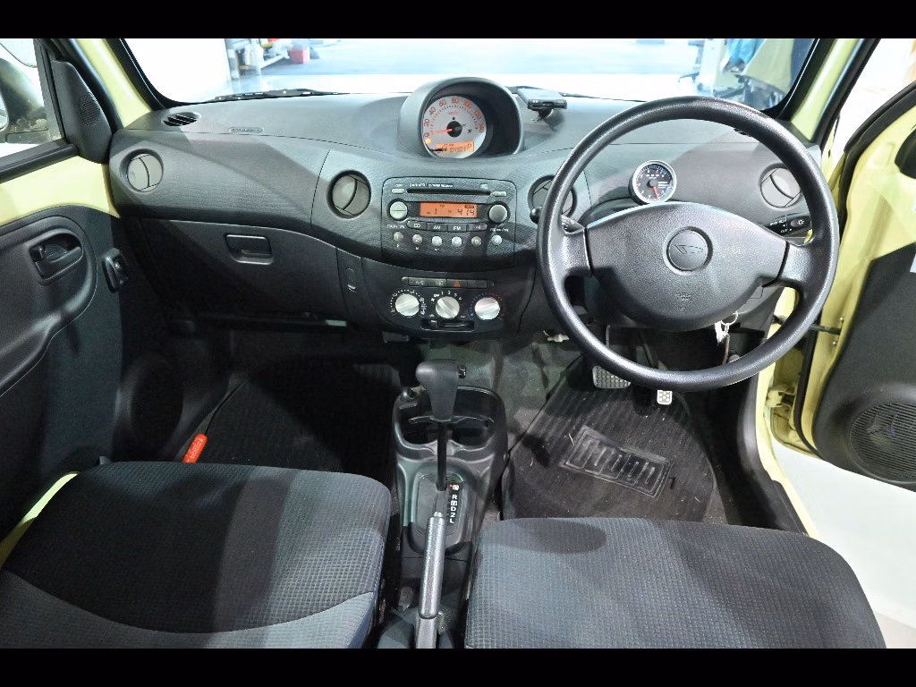 DAIHATSU ESSE