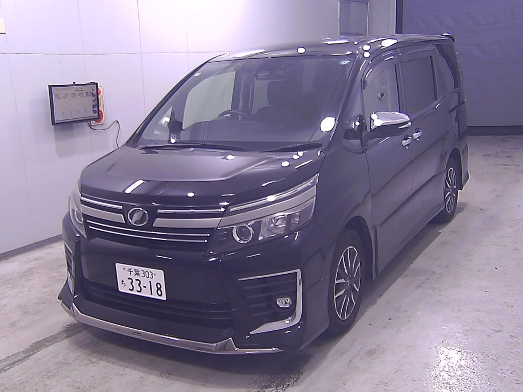 TOYOTA VOXY