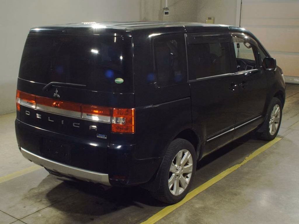 MITSUBISHI DELICA D:5