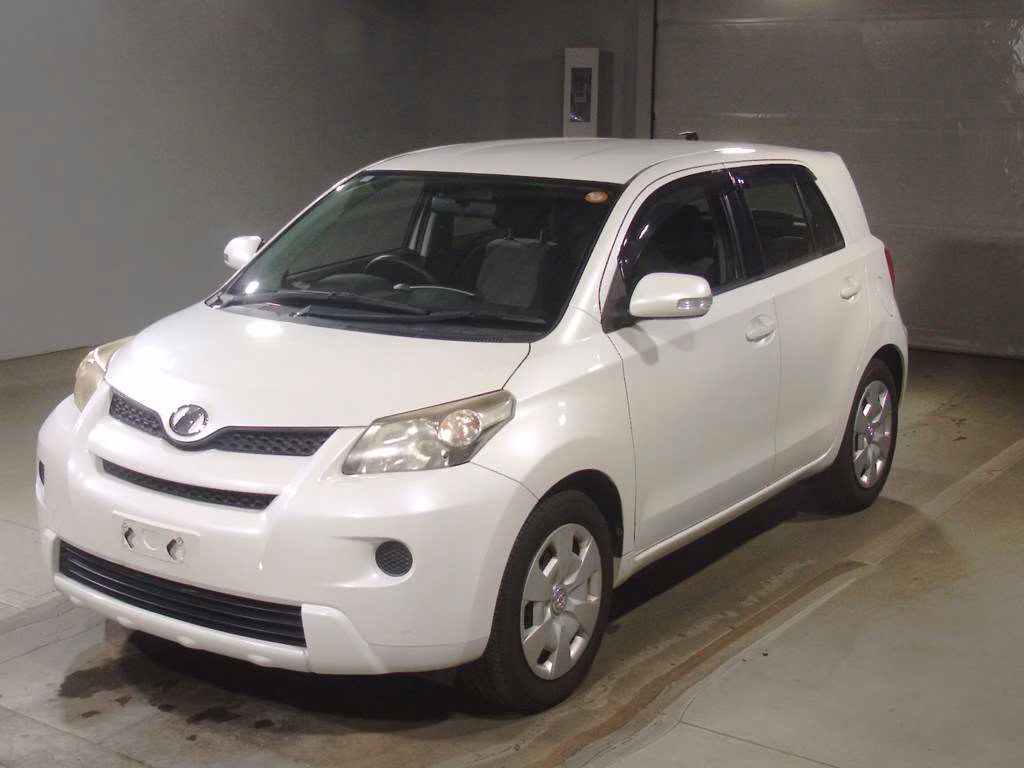 TOYOTA IST