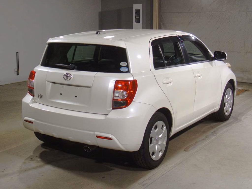 TOYOTA IST