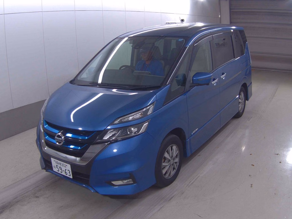 NISSAN SERENA