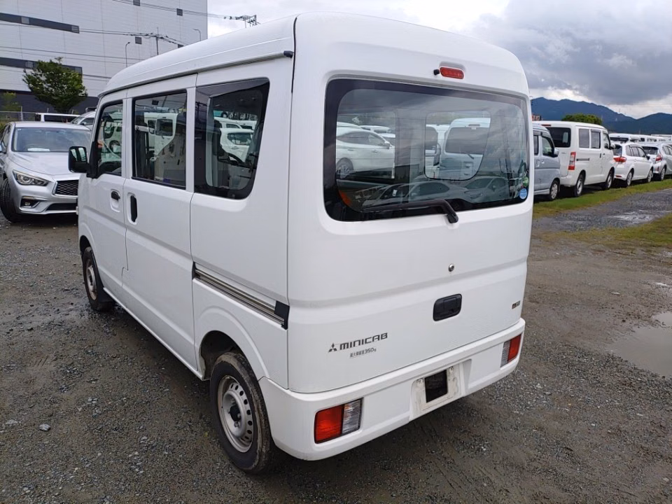 MITSUBISHI MINICAB
