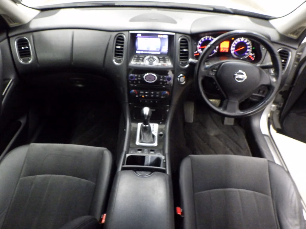 NISSAN SKYLINE CROSSOVER