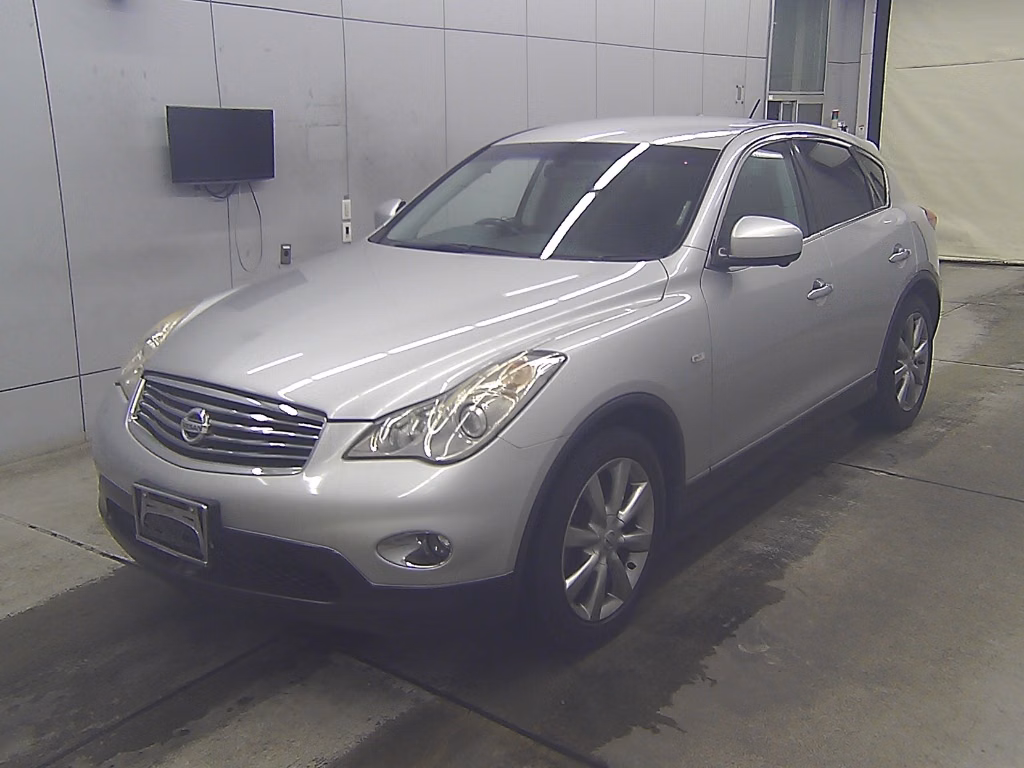 NISSAN SKYLINE CROSSOVER