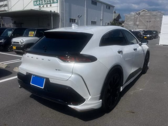 TOYOTA CROWN