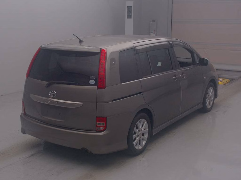 TOYOTA ISIS