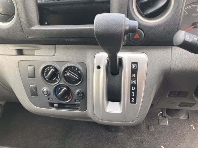 NISSAN NV350 CARAVAN