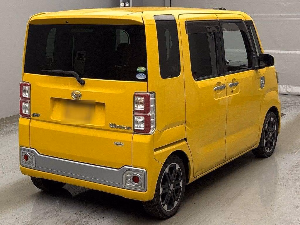 DAIHATSU WAKE
