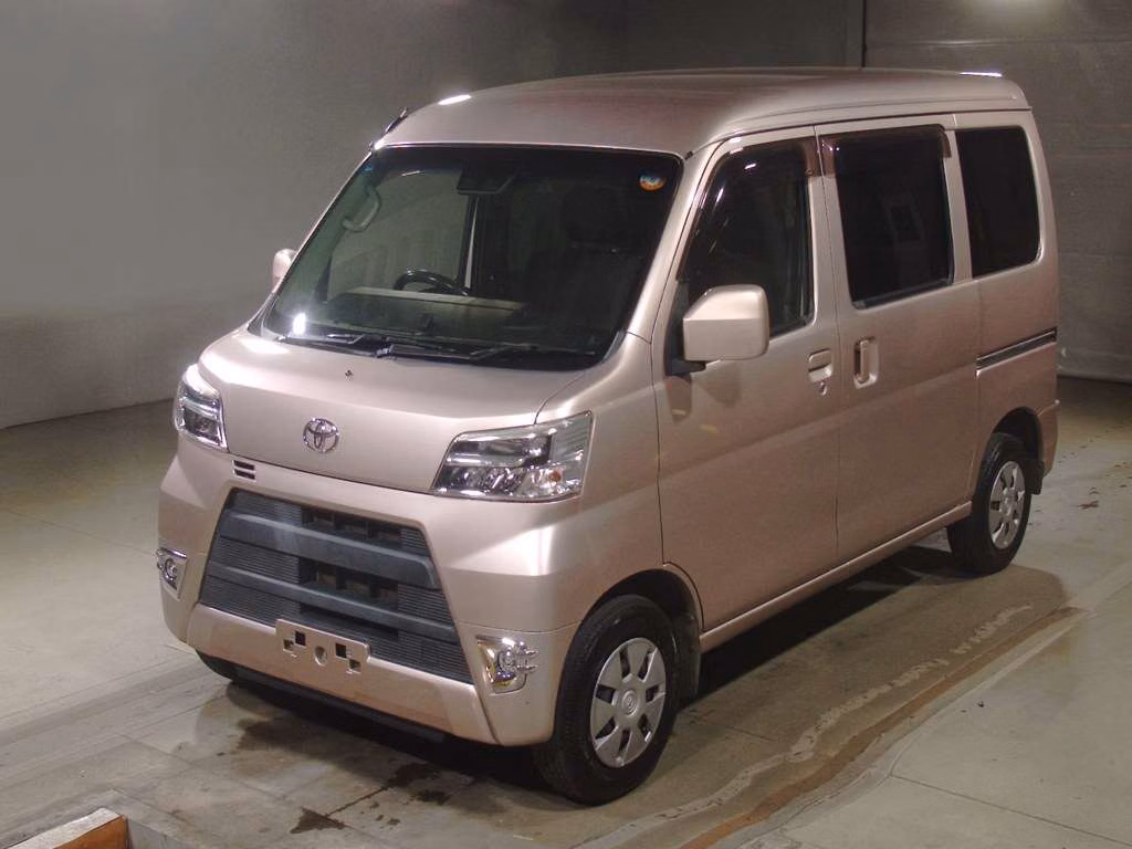 TOYOTA PIXIS VAN
