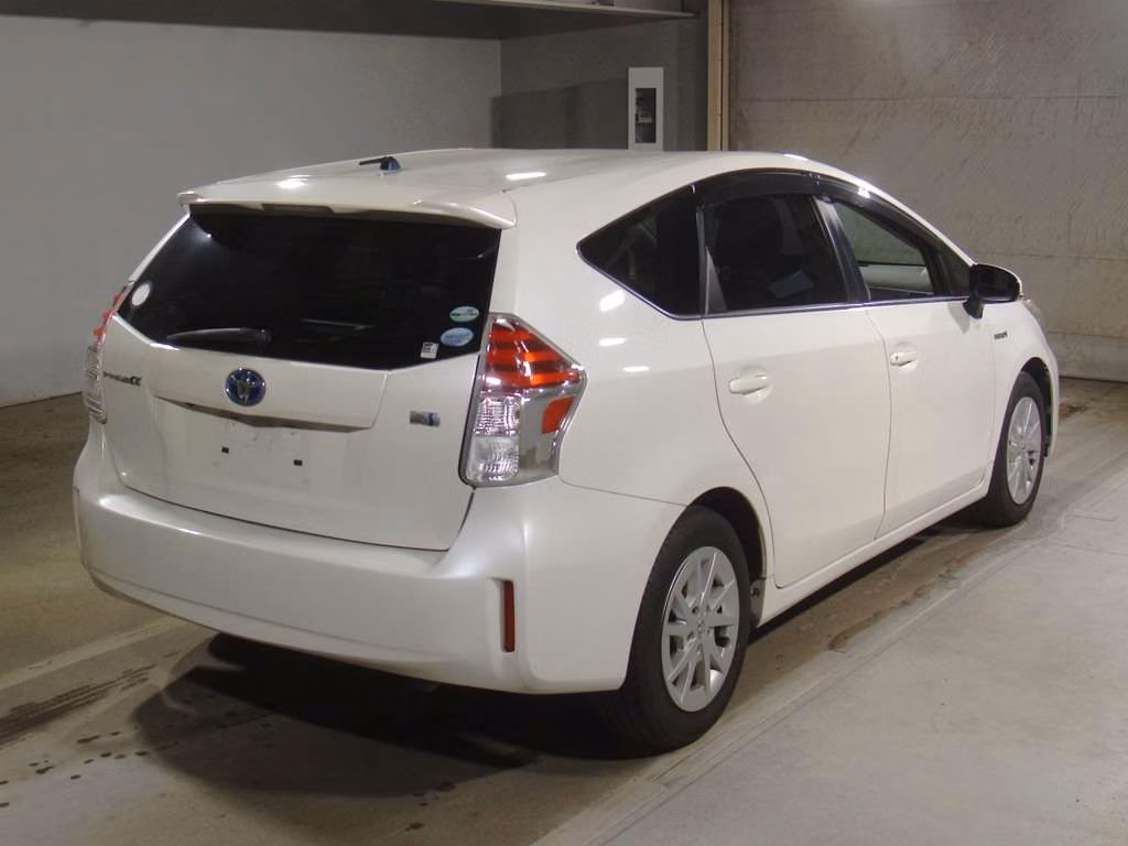 TOYOTA PRIUS ALPHA