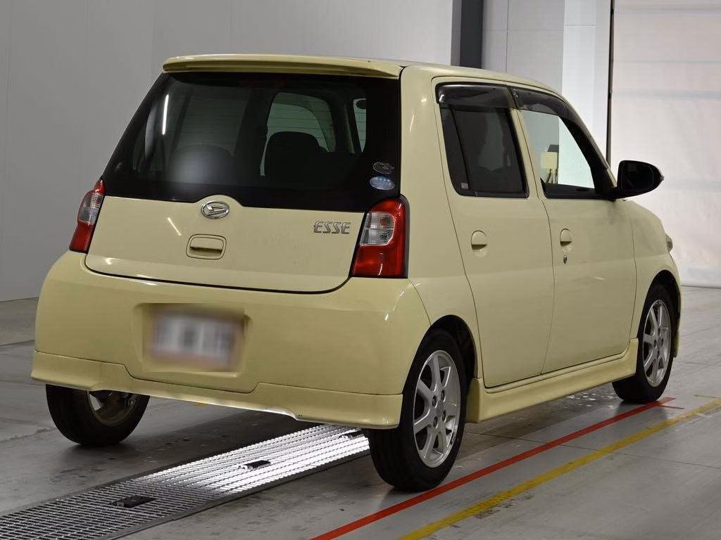 DAIHATSU ESSE