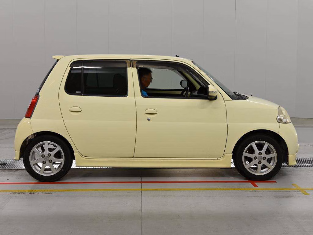 DAIHATSU ESSE