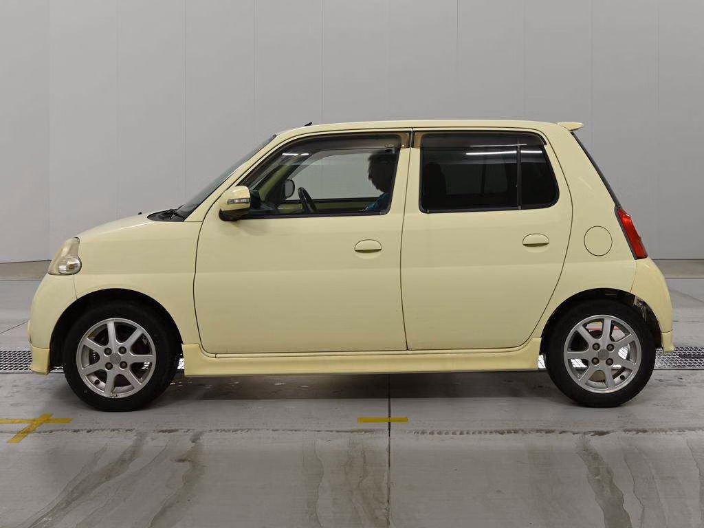 DAIHATSU ESSE