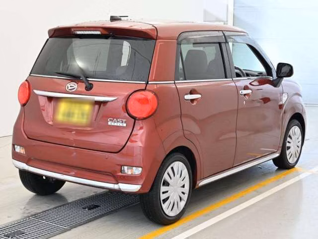 DAIHATSU CAST