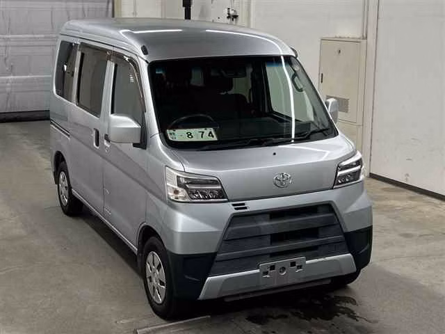 TOYOTA PIXIS VAN