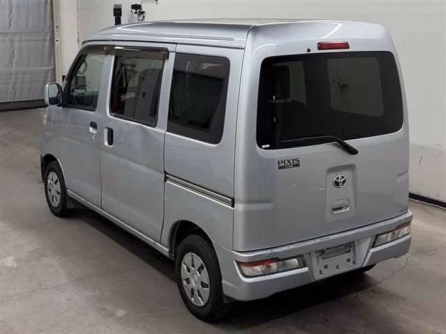 TOYOTA PIXIS VAN