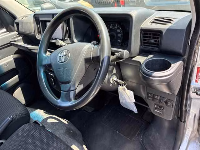 TOYOTA PIXIS VAN