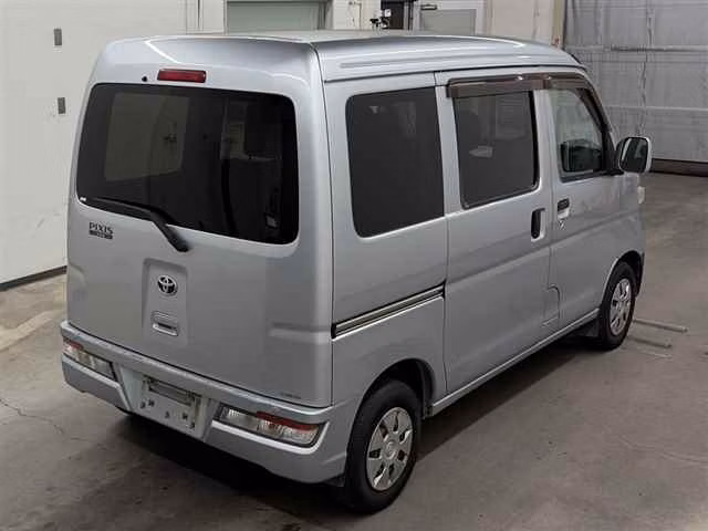 TOYOTA PIXIS VAN