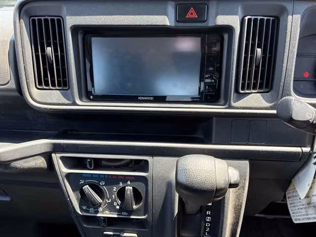 TOYOTA PIXIS VAN