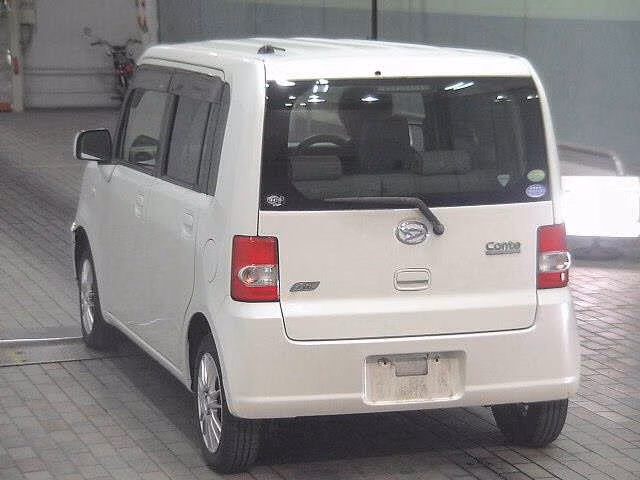 DAIHATSU MOVE CONTE