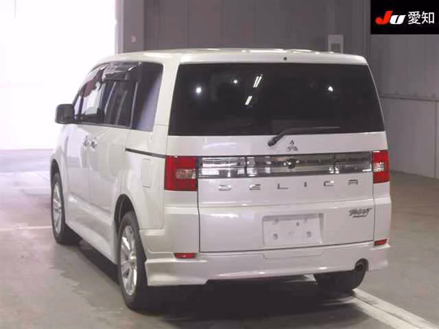 MITSUBISHI DELICA D:5