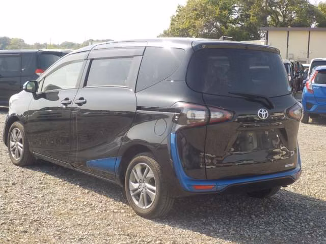TOYOTA SIENTA