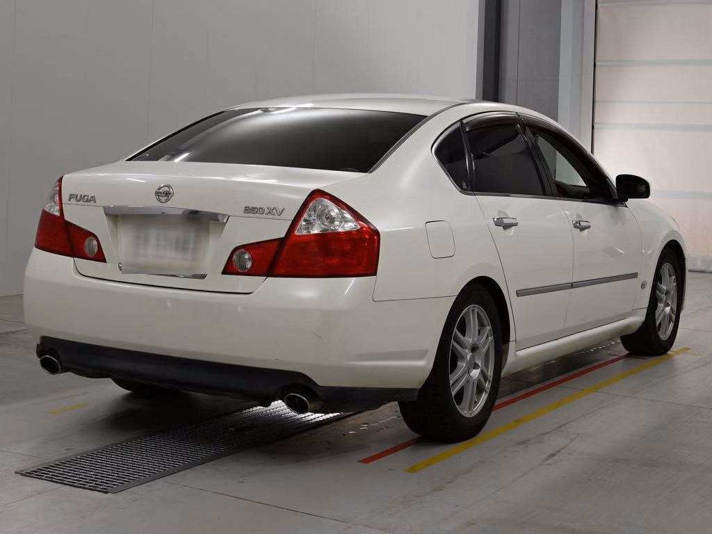 NISSAN FUGA