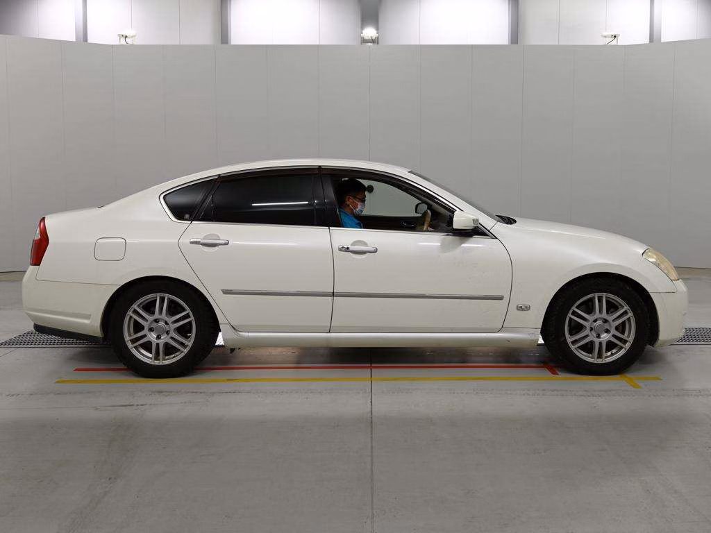 NISSAN FUGA