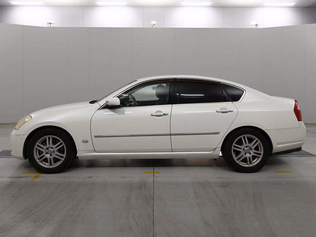 NISSAN FUGA