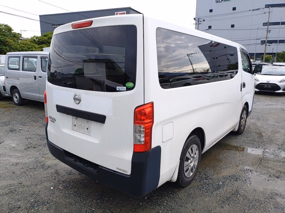 NISSAN NV350 CARAVAN