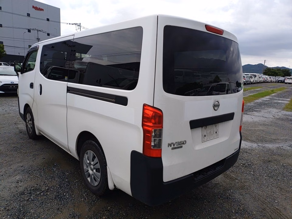 NISSAN NV350 CARAVAN