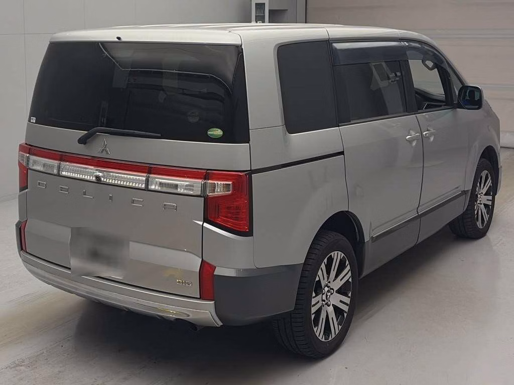MITSUBISHI DELICA D:5