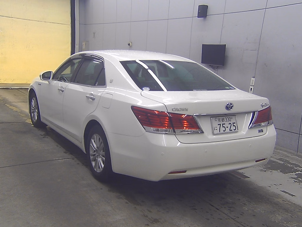 TOYOTA CROWN