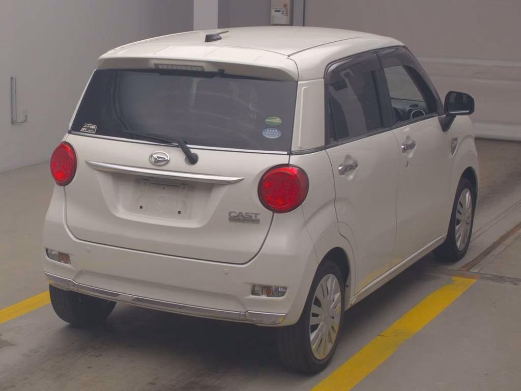 DAIHATSU CAST
