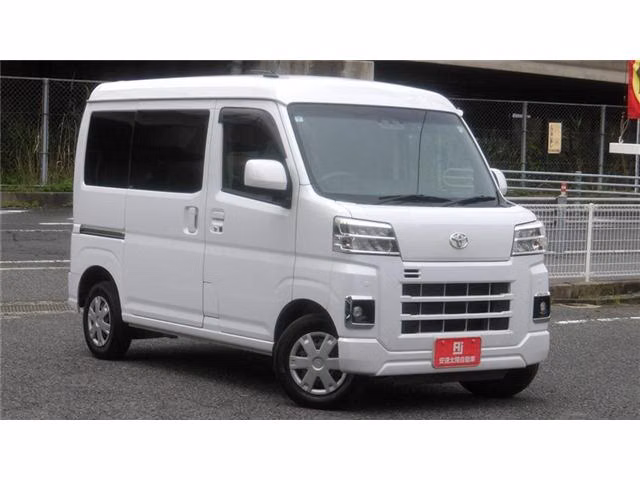 TOYOTA PIXIS VAN