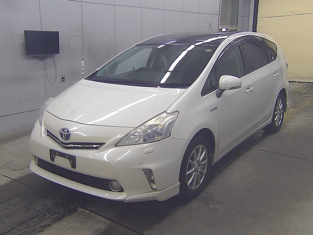 TOYOTA PRIUS ALPHA