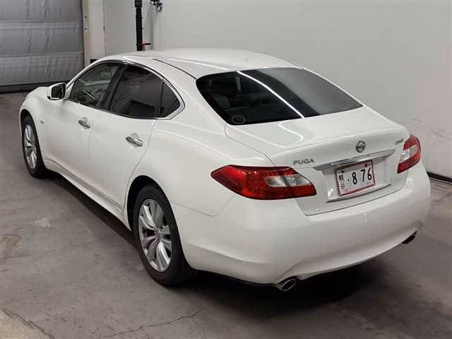 NISSAN FUGA