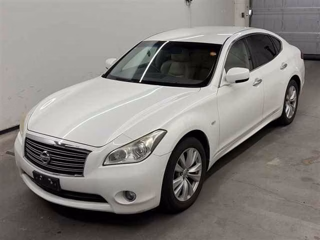 NISSAN FUGA
